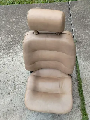 Maserati Biturbo Ledersitze vorne Beige