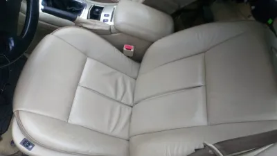 Peugeot 607 Ledersitzgarnitur und 4 Türverkleidungen, Farbe beige, Baujahr 2008