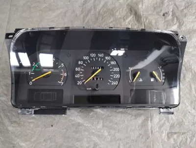 SAAB 9000 Auto Tachometer Nr: 4439642 km:160 619