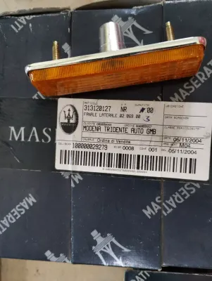 Original Maserati Linse für vorderes Seitenlicht. Nr: 313120127
