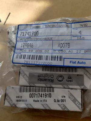 Original Fiat Zündkerze 4 Stück Nr : 71741910