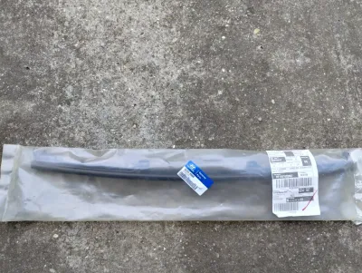 HYUNDAI original SUPPORT BRKT-FR BUMPER COVER Nr: 86355B9000