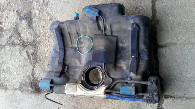 Saab 9-3 2 0T, Jahr:2004 Kraftstofftank