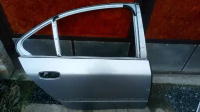 Peugeot 607 Tür rechts hinten geräuchert silberJahr:2006