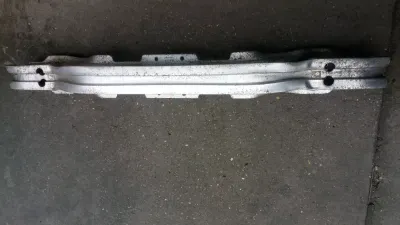 SAAB 9-3 hintere Stoßstange Schiene Stoßstange. Teil Nr:12786019 Jahr 2003-11