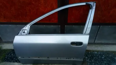 Peugeot 607 Tür links vorne geräuchert silberJahr:2006