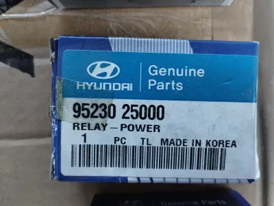Original Hyundai RELAIS. 1 Stück Nr: 9523025000