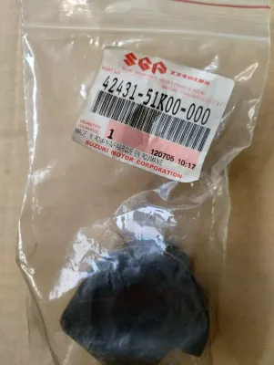 Original Suzuki, Stabilisatorbefestigung, Lagerbuchse 2 Stück Nr: 42431-51K00