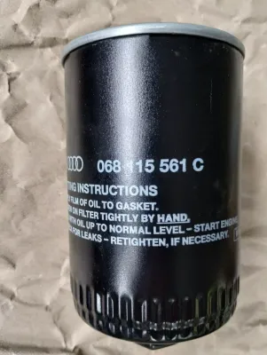Original Volkswagen / Audi Filter 2 Stück Nr : 068115561C