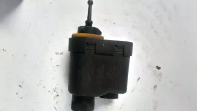 Saab 900, 9-3 Scheinwerfer einstellen Motor,