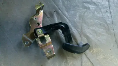 SAAB 9000 Motorhaube öffnen Arm Jahr: 1996
