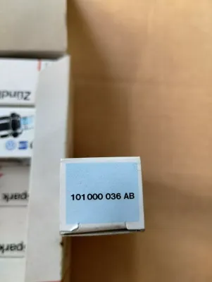 Original VW, AUDI Zündkerze 4 Stück Nr: 101000036AB