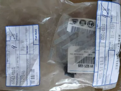Original Fiat, Lancia, Alfa Romeo Clip 4 Stück Nr : 60614101, 68095226AA