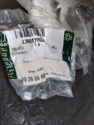 Original Jaguar, Land Rover, Mutter 2 St. Nr: LR017002