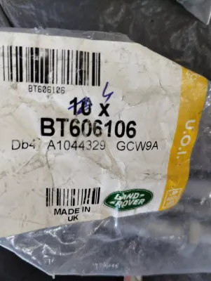 Original Jaguar, Land Rover, Bolzen 4 Stück Nr.: BT606106