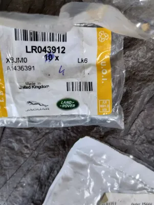 Original Jaguar, Land Rover, Niete 4 St. Nr: LR043912