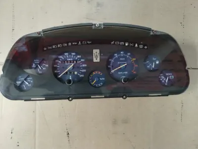 Original Maserati Instrumententafel. Teilenummer 39440009. 