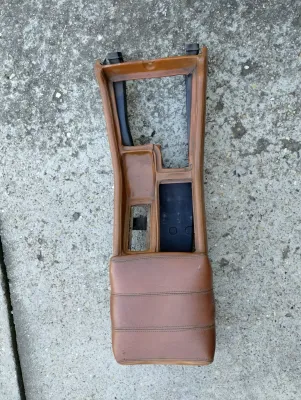 Originale Maserati Biturbo Mittelkonsole. Teilenummer 328912148.