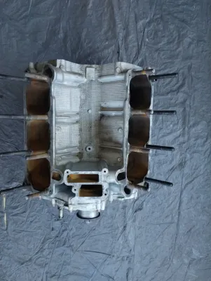 Original Maserati Biturbo Zylinderblock. AM471351679