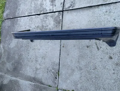 Original Maserati Biturbo Heckstoßstange. Teilenummer 316320200. 
