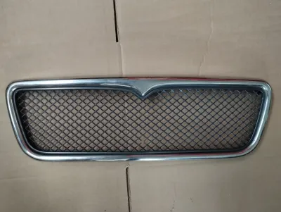Original Maserati Biturbo Kühlergrill.