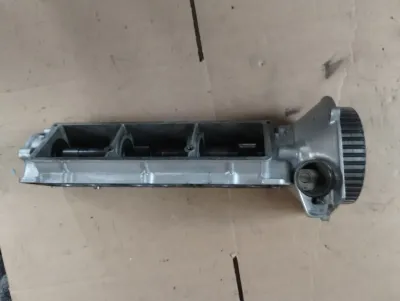 Original Maserati Biturbo Nockenwellengehäuse links, Teilenummer 311020329, und Nockenwelle.
