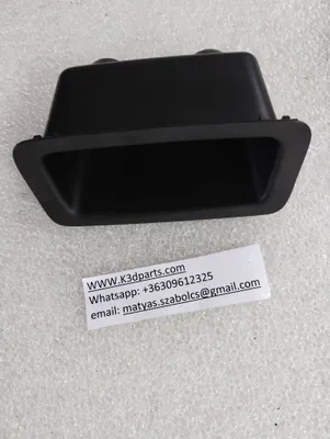 Original Maserati Gepäckfachgriff links – Schwarz. Teilenummer 670080000